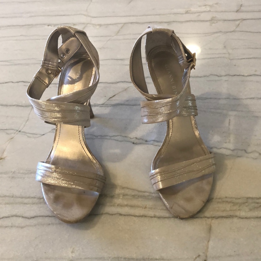 Gianni Bini gold heels